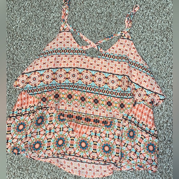 Tiered criss cross tank top - Picture 3 of 3